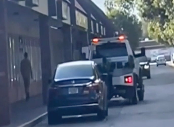 <p>A tow truck driver was arrested after picking up a vehicle with a 4-year-old girl inside</p>