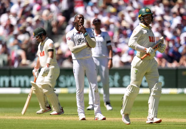 <p>Jofra Archer was the pick of the England bowlers but Alex Carey batted well for Australia</p>