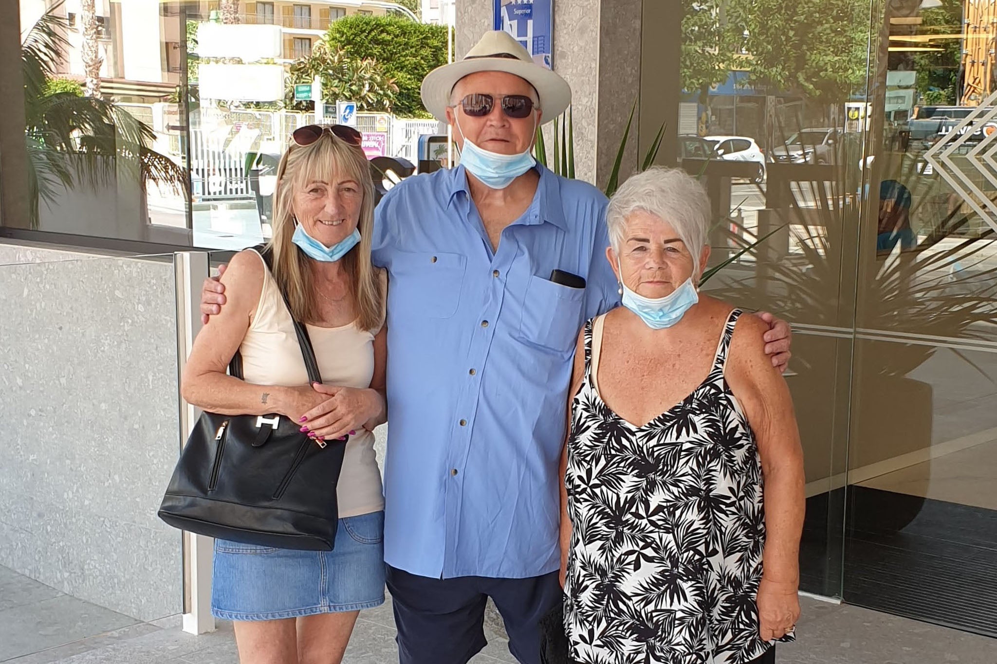 <p>David Marshall, who contracted Legionnaire's on holiday in Benidorm, with wife Dorothy (R) and his son's partner Shelley Haythornthwaite (L)</p>