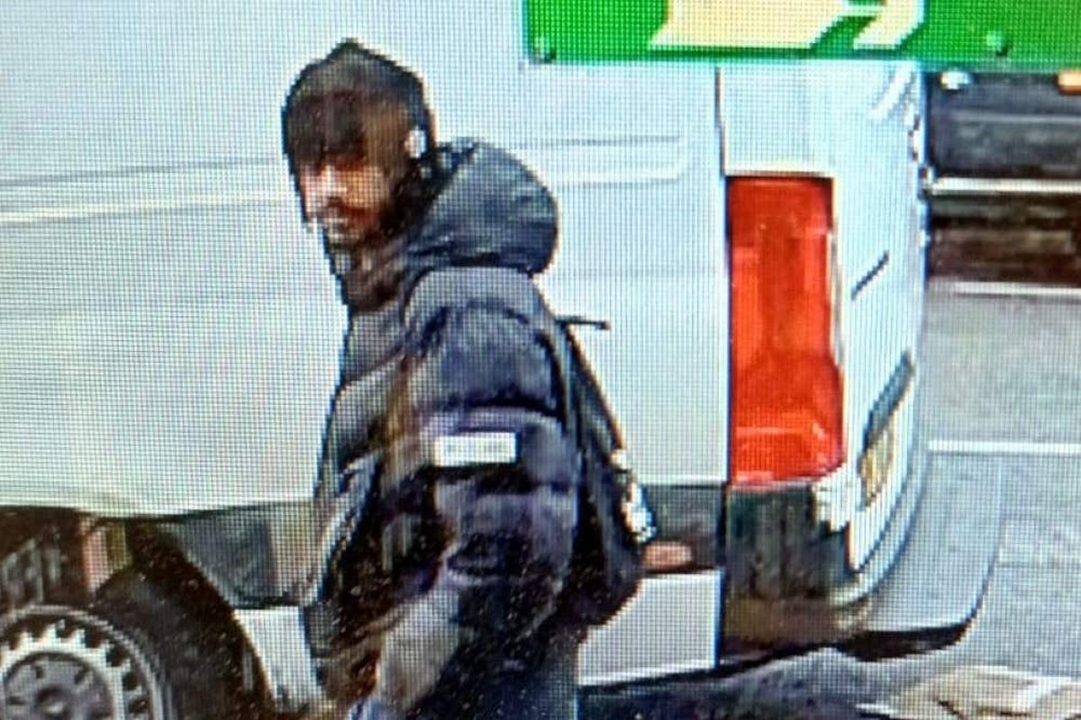 Man arrested after 15-year-old stabbed to death in London