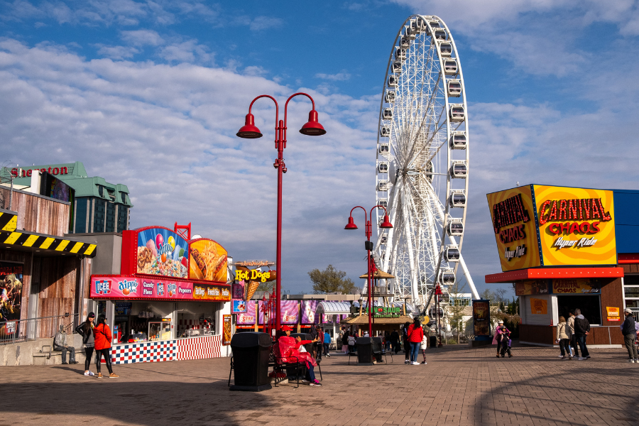 Niagara Falls, Ontario, has smaller-scale theme park attractions like the fun-filled tourist promenade Clifton Hill — but a new multi-billion dollar investment could bring bigger attractions to the area.