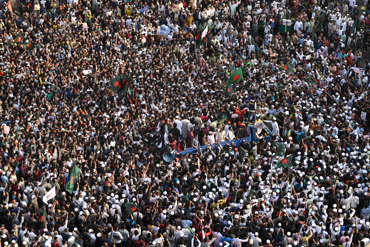 Hundreds of thousands attend funeral of slain Bangladeshi activist Sharif Osman Hadi – UK Times