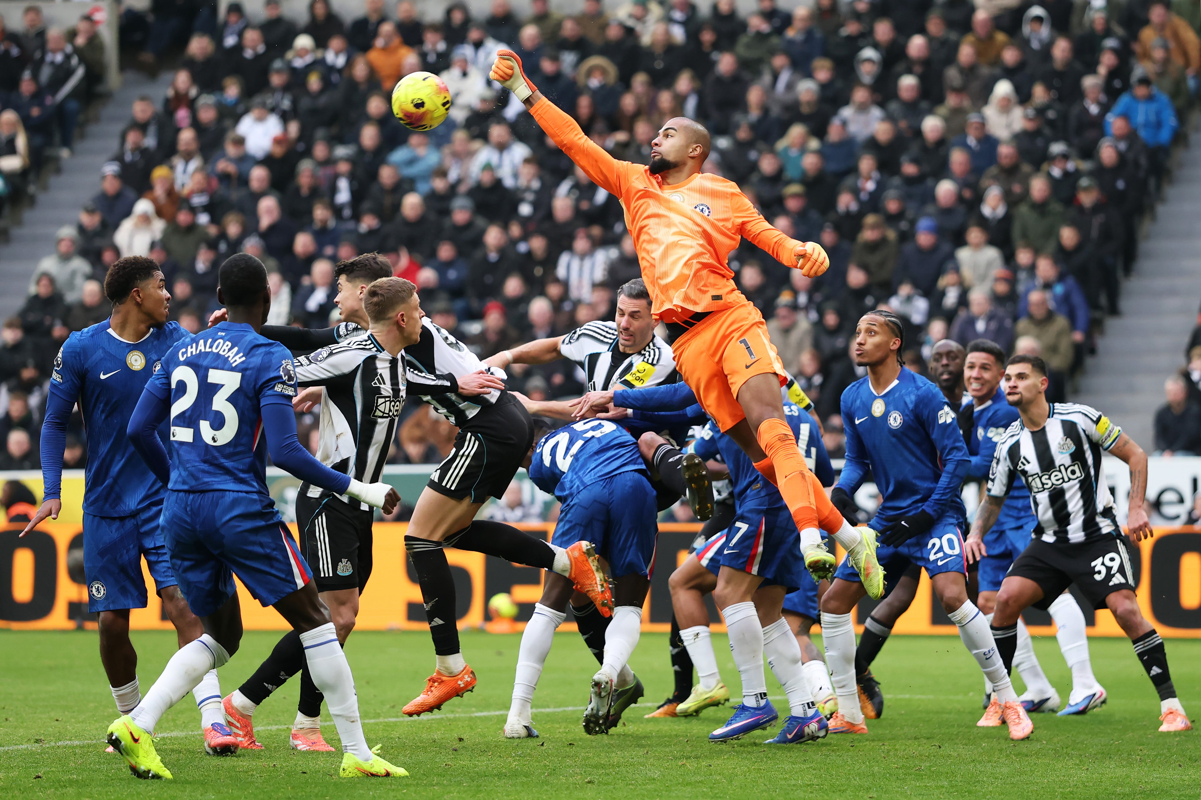 Челси је копао дубоко да се избори за повратак у меч
