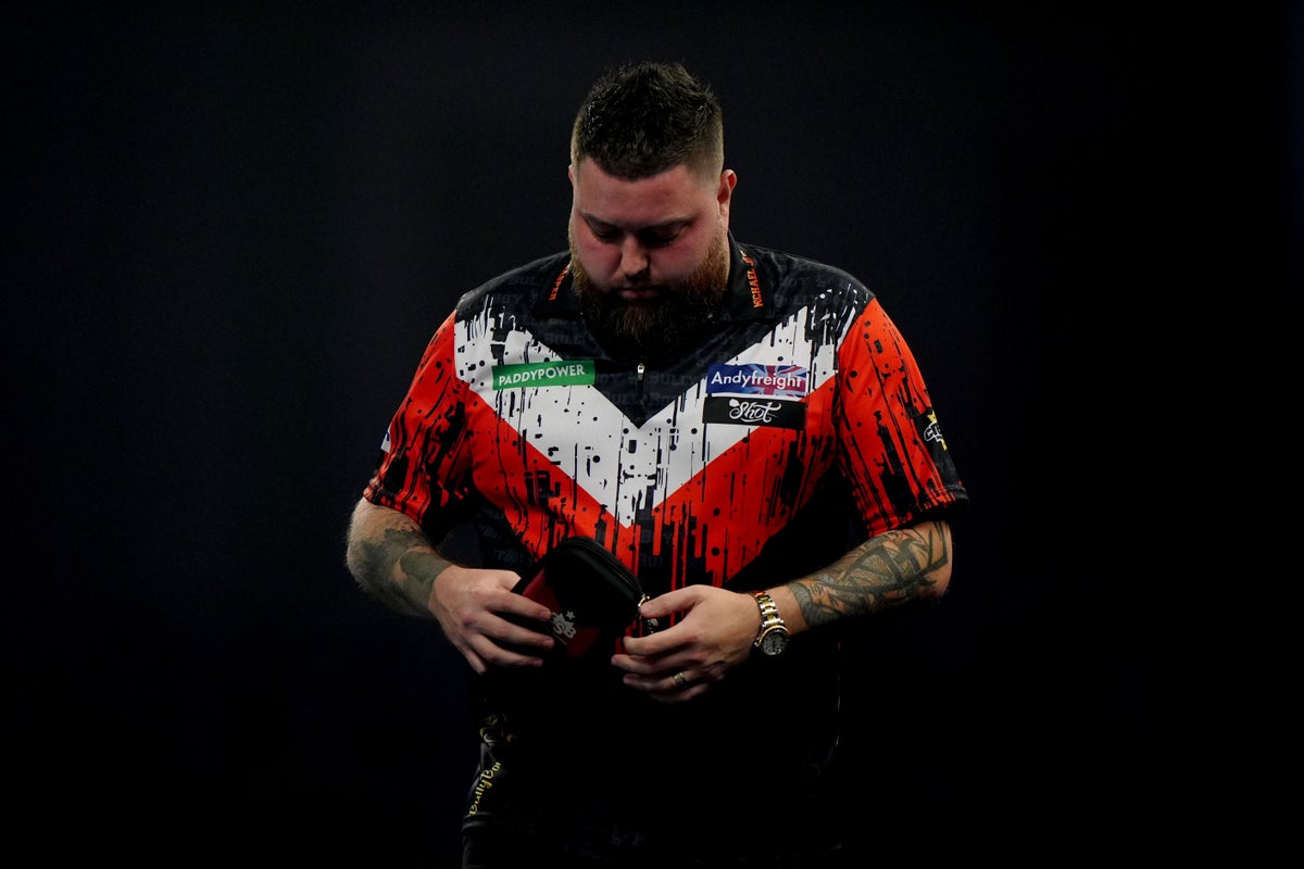 Former world champion Michael Smith among seeds to crash out in World Darts Championships second round Former world champion Michael Smith among seeds to crash out in World Darts Championships second round