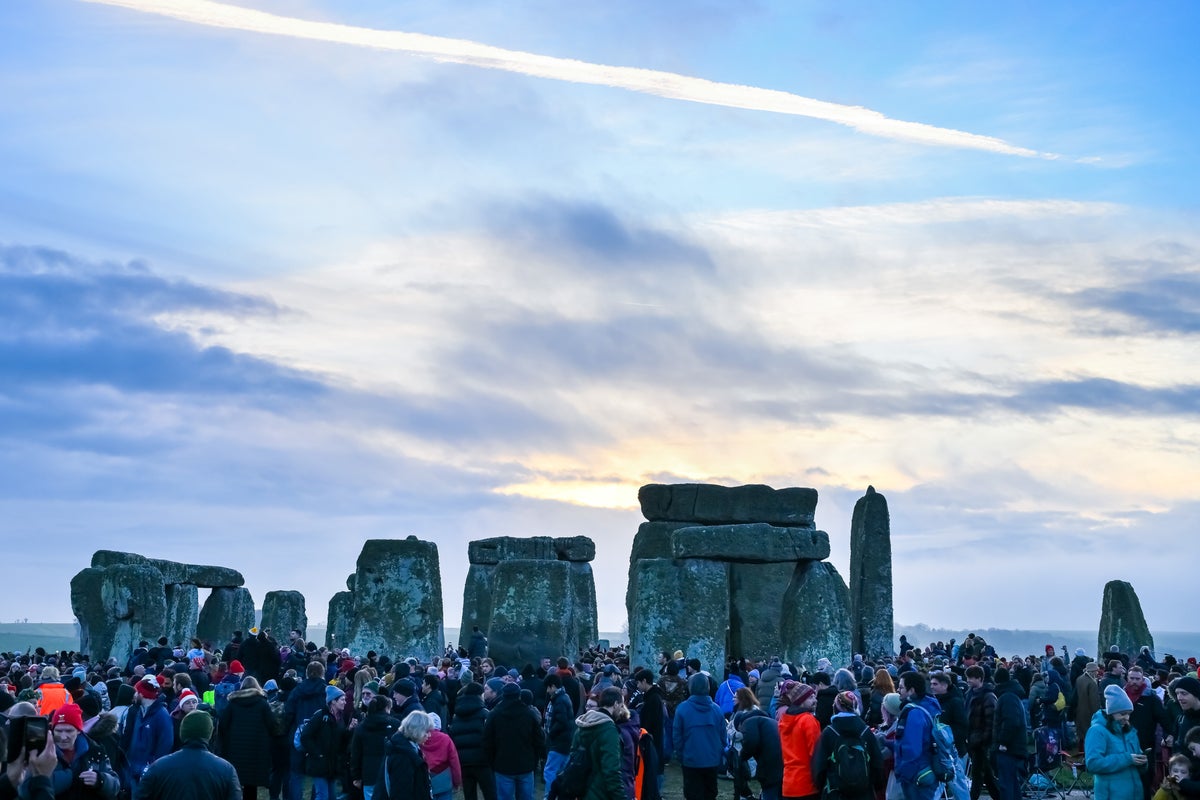 Winter solstice celebration at Stonehenge draws thousands of costumed revelers