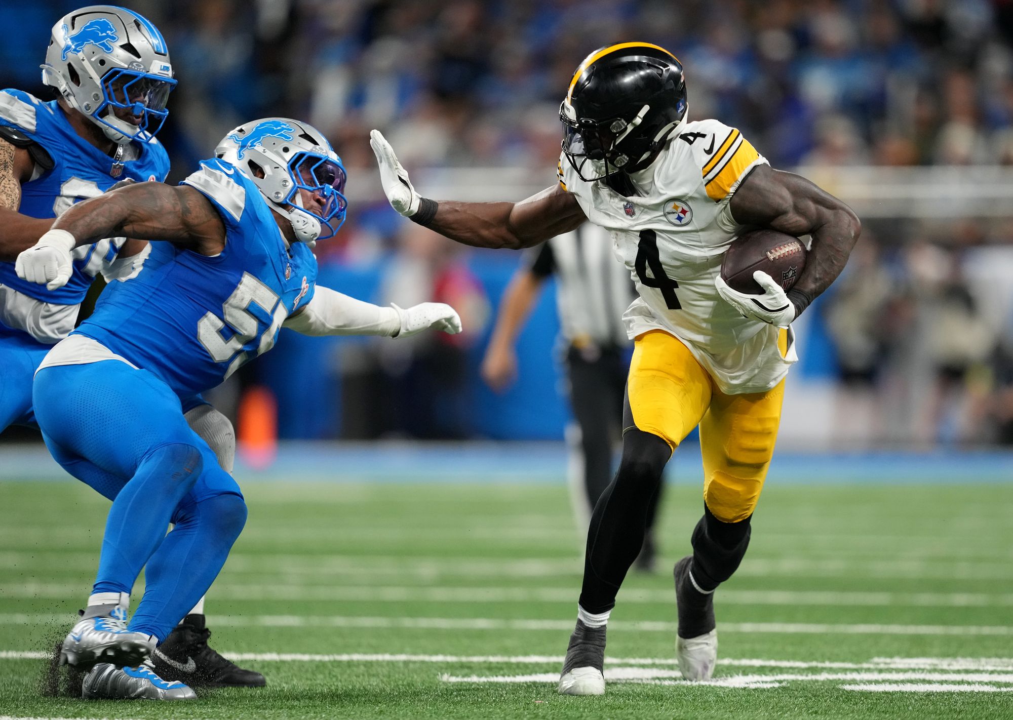 Metcalf melakukan empat tangkapan untuk jarak 42 yard melawan Lions