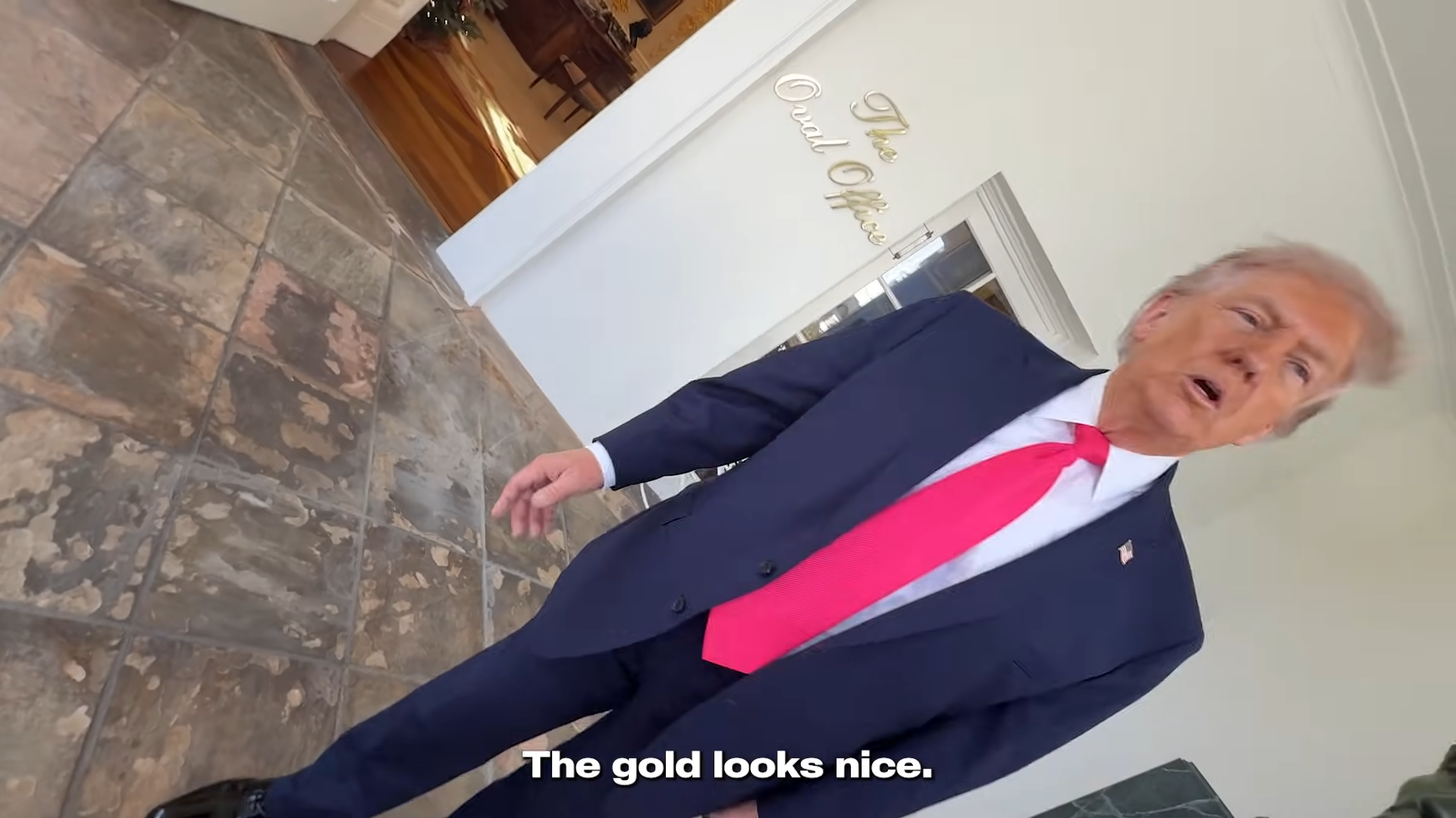 <p>Trump showed his granddaughter a bust of Abraham Lincoln</p>