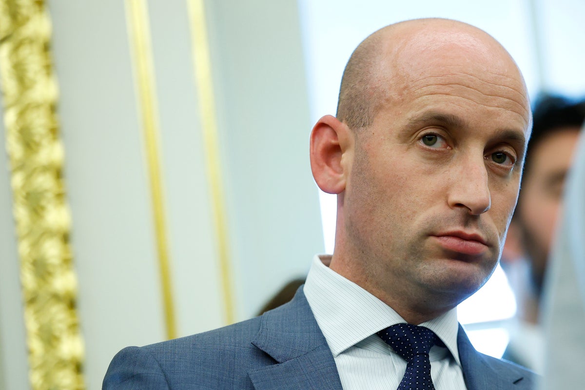 Stephen Miller rails against jury that acquitted tow truck driver for snatching ICE vehicle during an arrest – UK Times Stephen Miller rails against jury that acquitted tow truck driver for snatching ICE vehicle during an arrest – UK Times