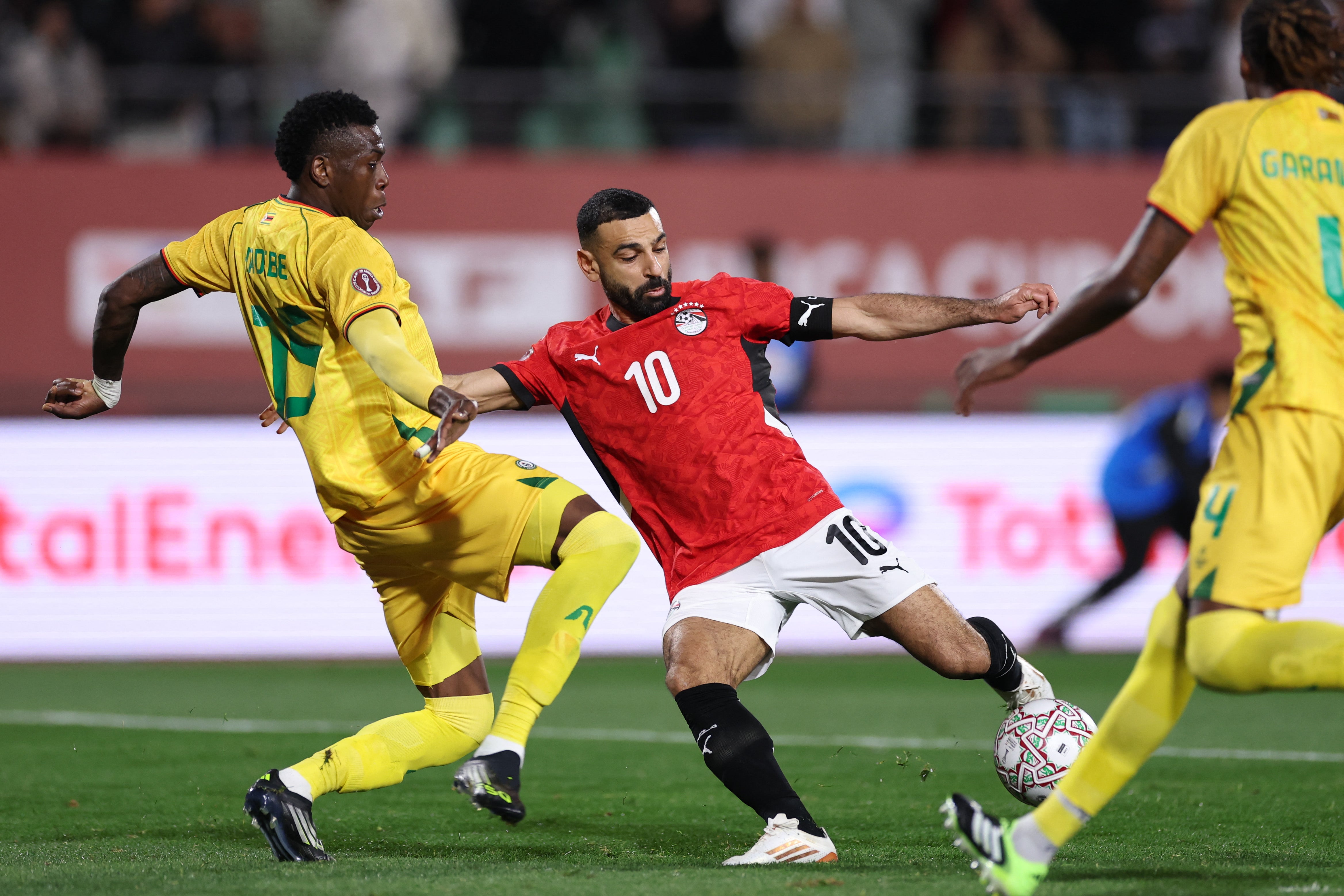 Salah scores late winner as Egypt come from behind to beat Zimbabwe in Afcon opener