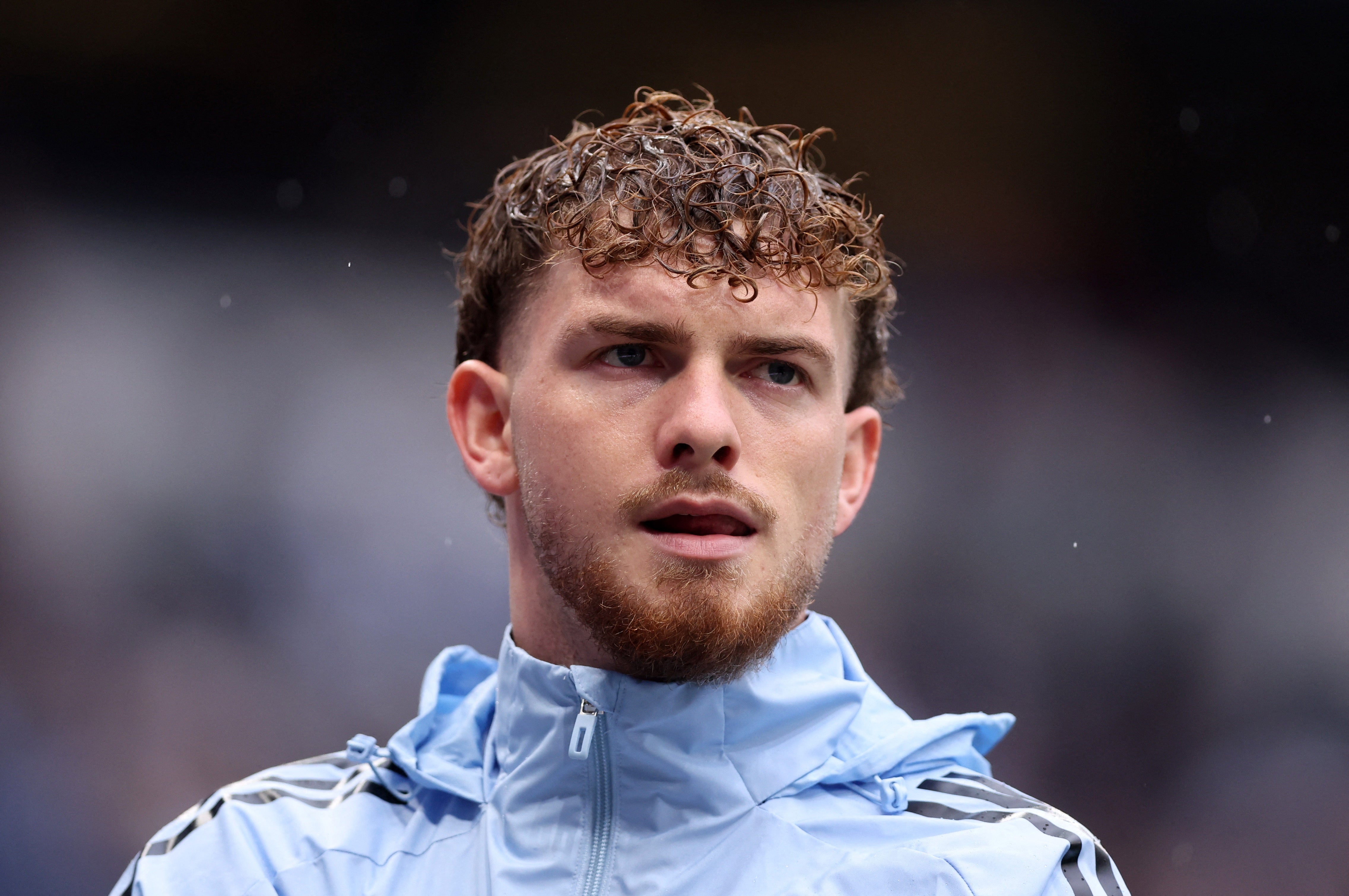 Elliott não joga pelo Aston Villa há quase três meses