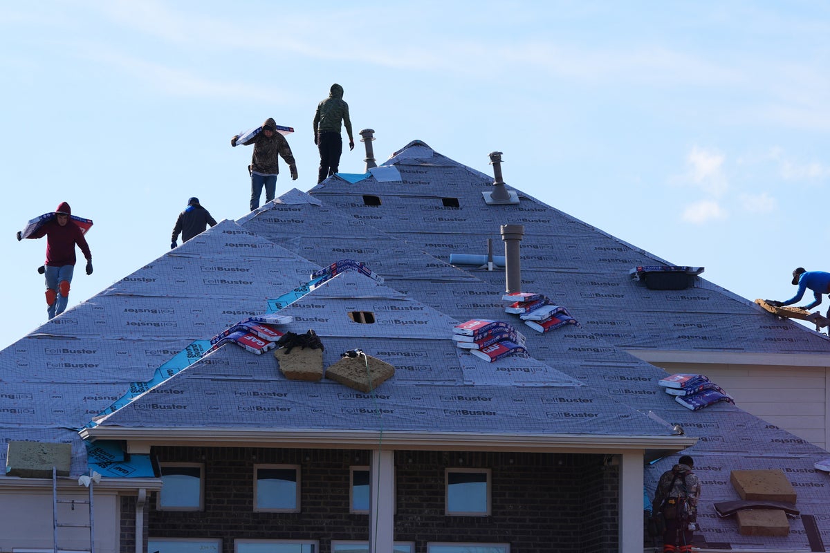 US economy expands at a surprisingly strong 4.3% annual rate in the third quarter