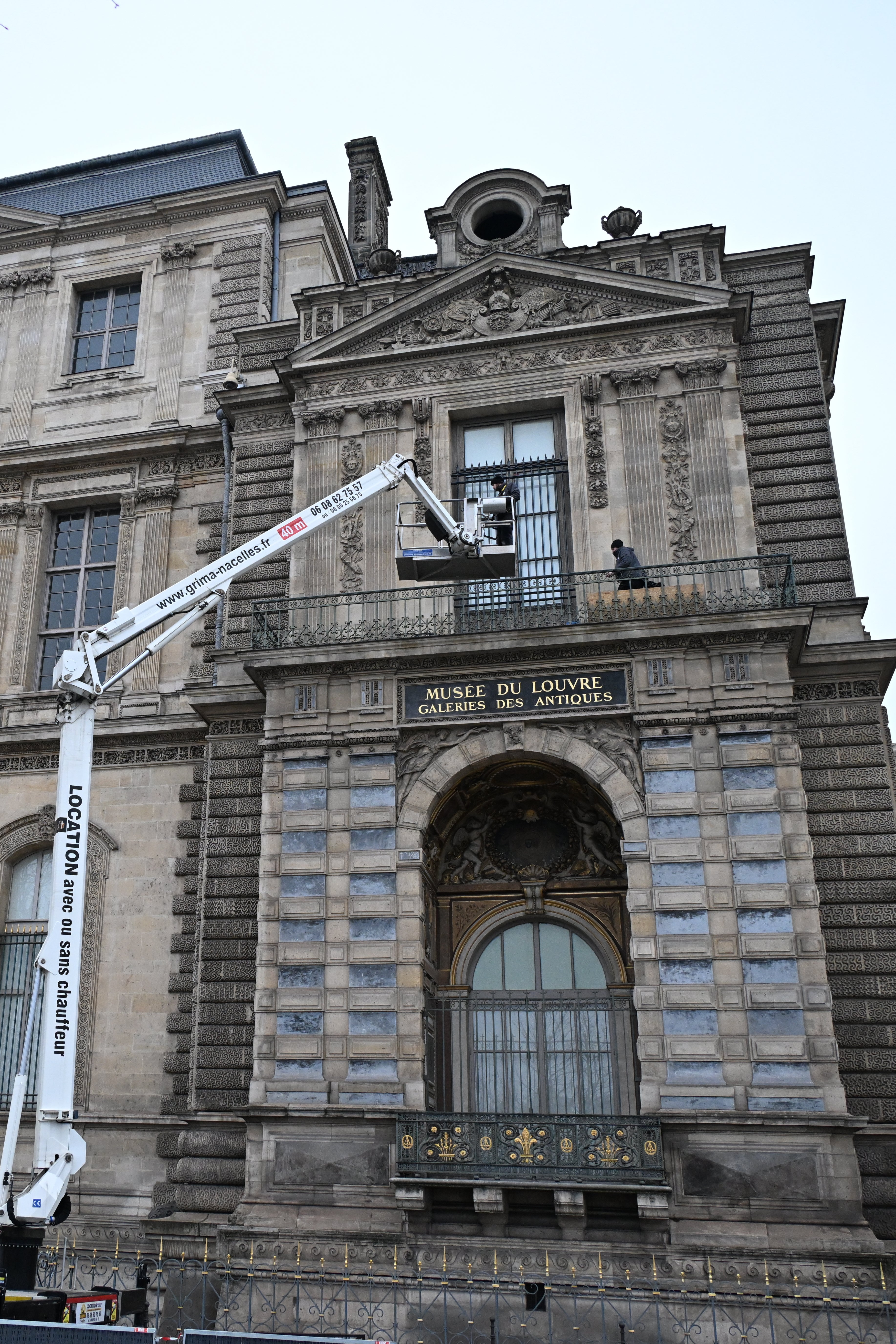 The Louvre didn’t publicly comment about Tuesday’s security operation