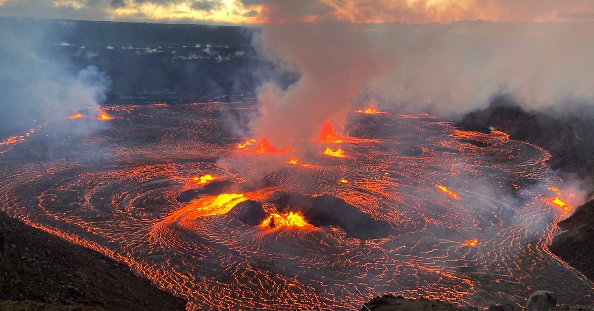 Núi lửa Kilauea ở Hawaii đã phun trào suốt cả năm với dung nham bắn cao tới 450 mét lên trời | The Independent