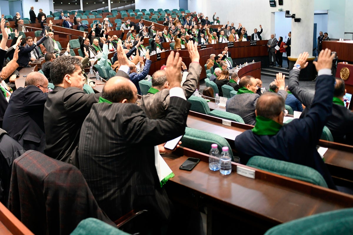 Algeria votes to declare French colonization a crime and demands restitution