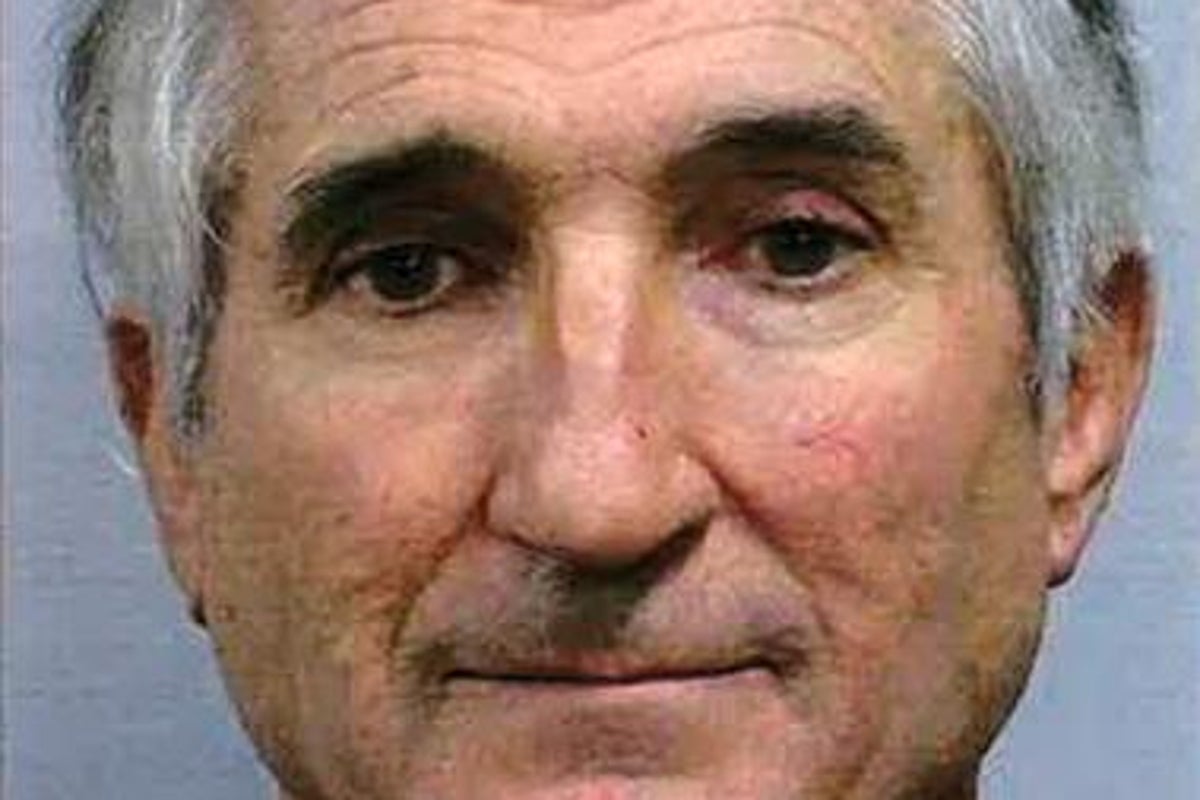 California farming mogul accused of traveling to Arizona to shoot his estranged wife dead California farming mogul accused of traveling to Arizona to shoot his estranged wife dead