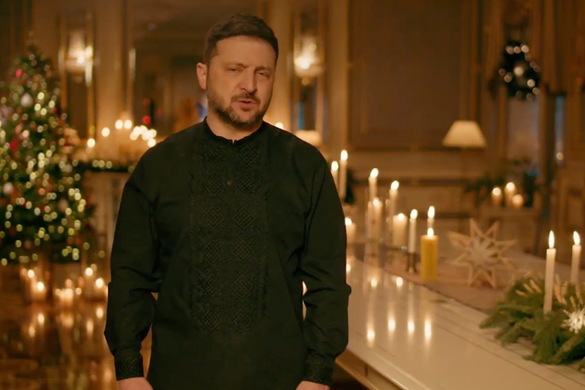 <p>Volodymyr Zelensky pronuncia su mensaje de Navidad</p>