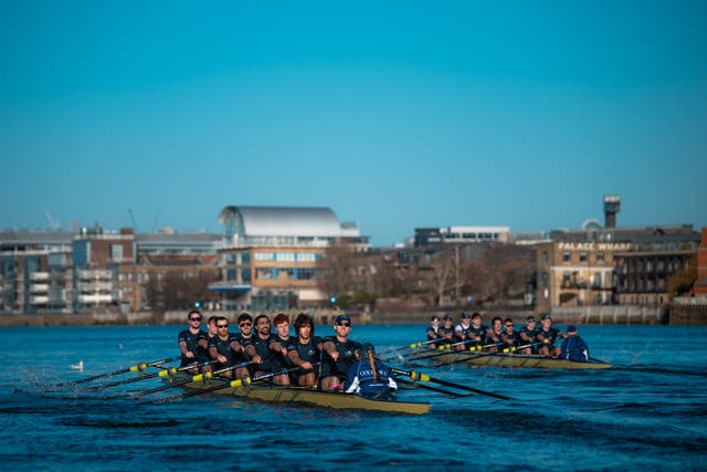 <p>Oxford men battle for supremacy on the Tideway</p>
