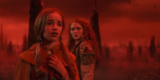 <p>Nell Fisher and Sadie Sink in 'Stranger Things'</p>