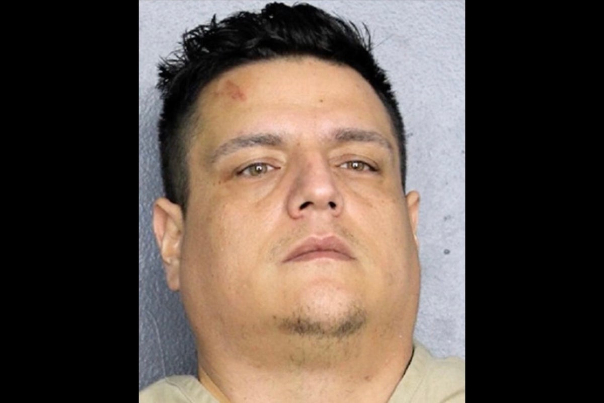 Suspect arrested after stabbing his pregnant wife to death in front of their other children, cops say – UK Times Suspect arrested after stabbing his pregnant wife to death in front of their other children, cops say – UK Times