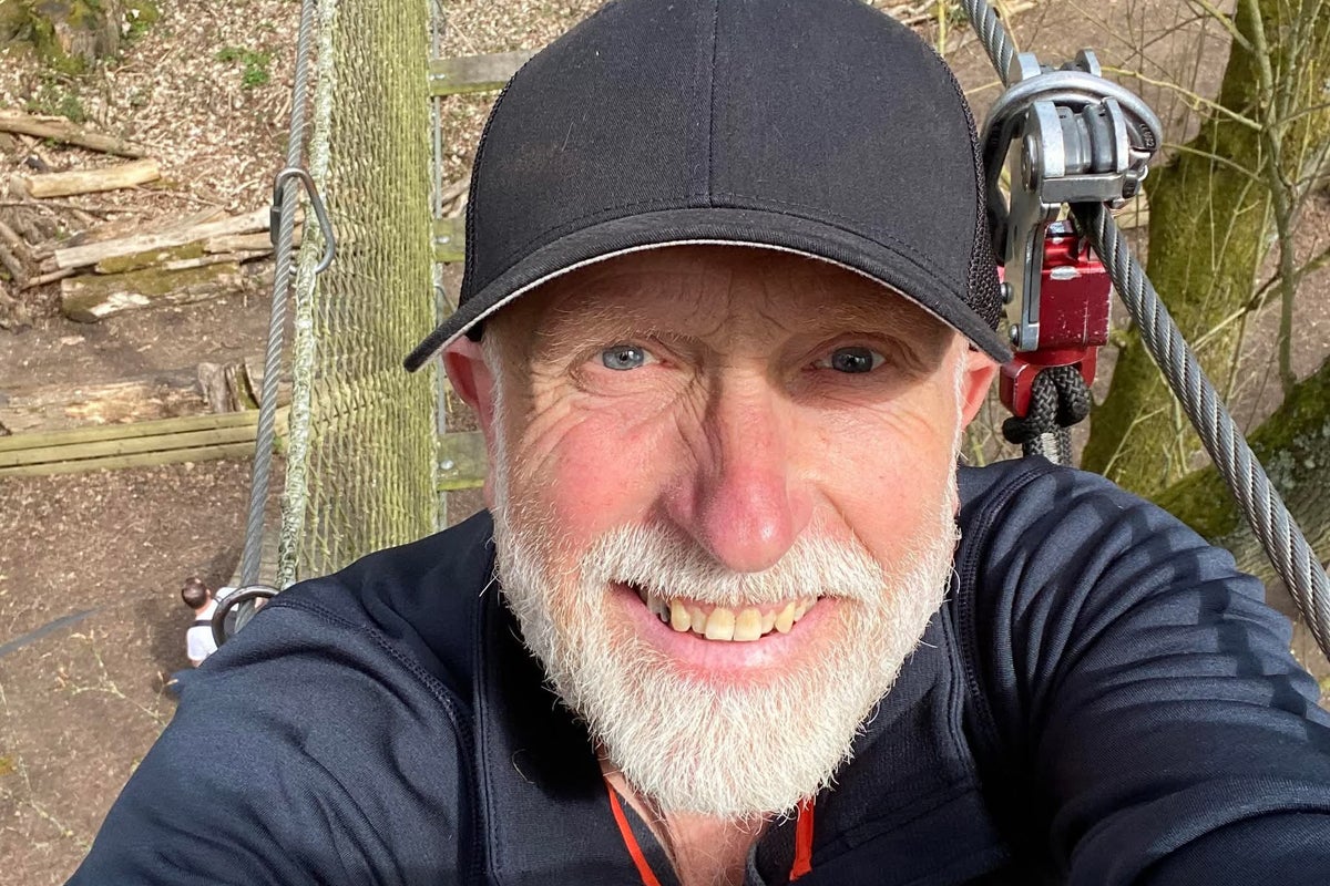 Tributes paid to ‘devoted family man’ who died days after being punched outside village pub Tributes paid to ‘devoted family man’ who died days after being punched outside village pub