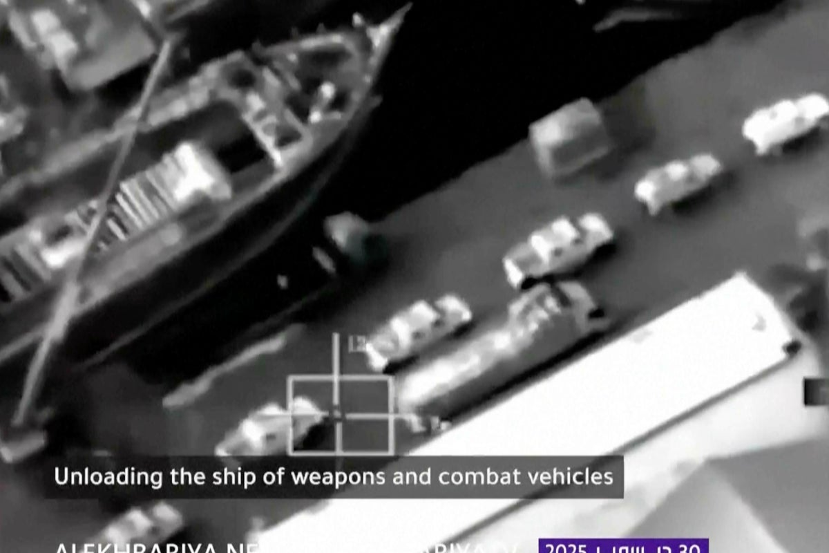 Saudi Arabia bombs Yemen port over weapons shipment from UAE, issues warning to Abu Dhabi