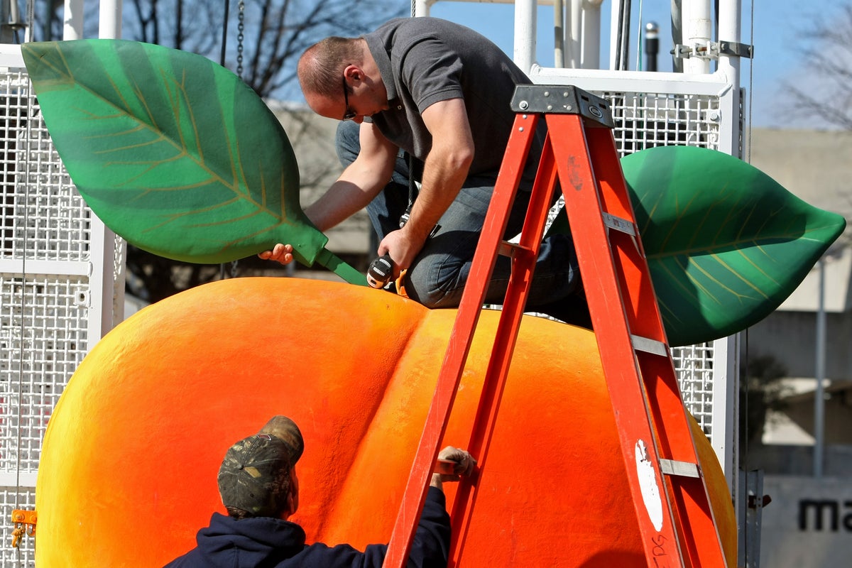 Where are the wackiest New Years Eve drops in the US?