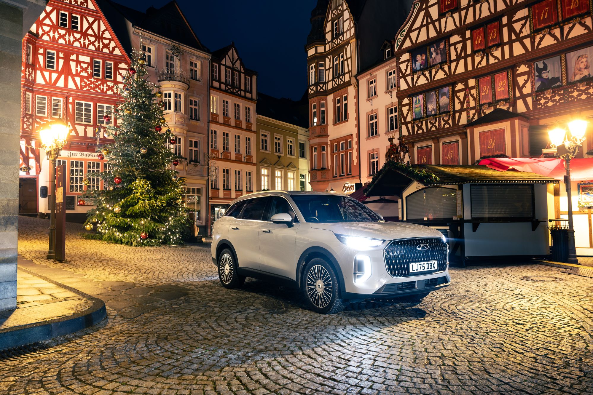 The challenge was to visit four countries and three Christmas markets in Chery's plug-in hybrid on one tank of fuel
