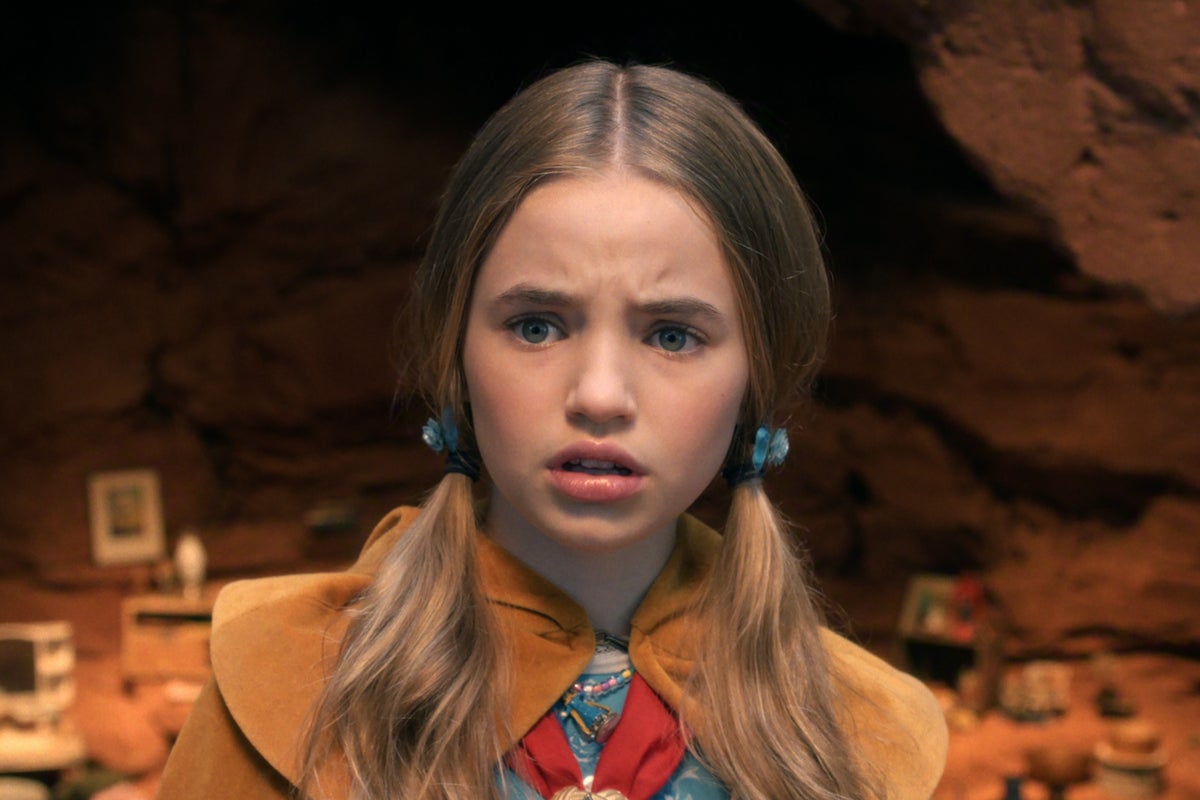 Stranger Things fixes editing mistake after fans called out anachronistic piece of clothing Stranger Things fixes editing mistake after fans called out anachronistic piece of clothing