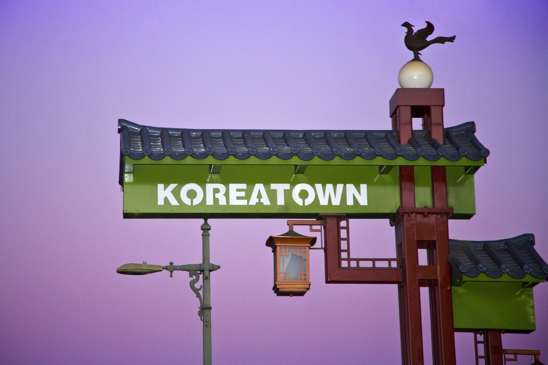Portões de Koreatown ao longo do West Olympic Boulevard