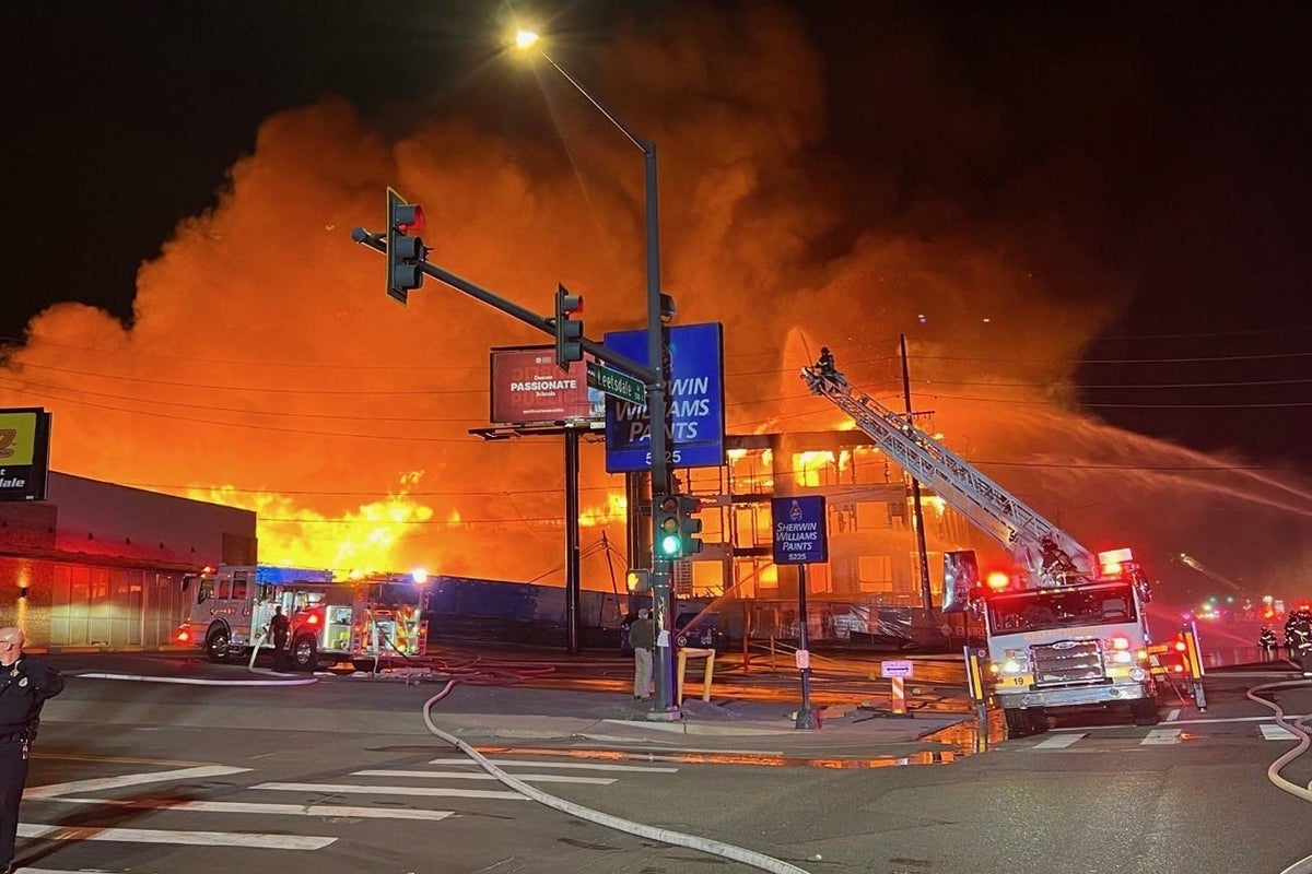 Firefighters battle major blaze at Denver apartment complex under ...