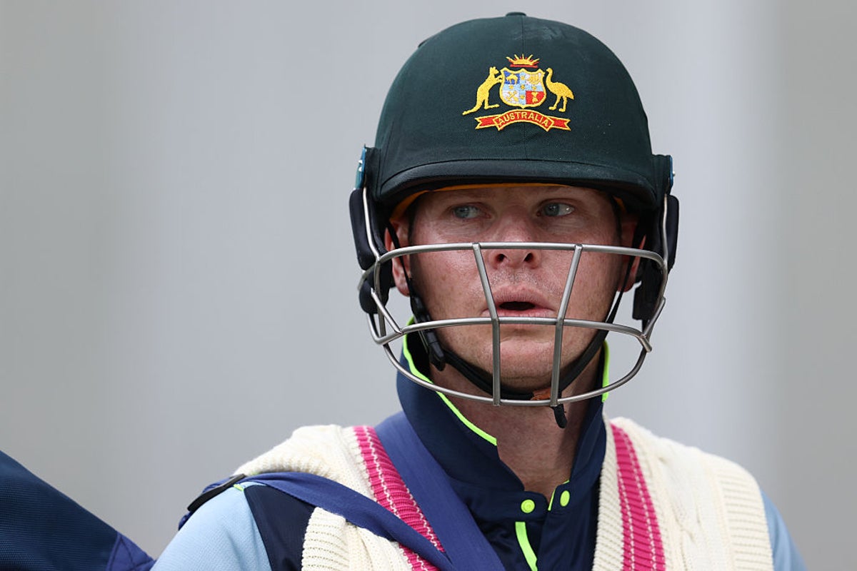 Steve Smith says he has no intention to follow Usman Khawaja into retirement Steve Smith says he has no intention to follow Usman Khawaja into retirement