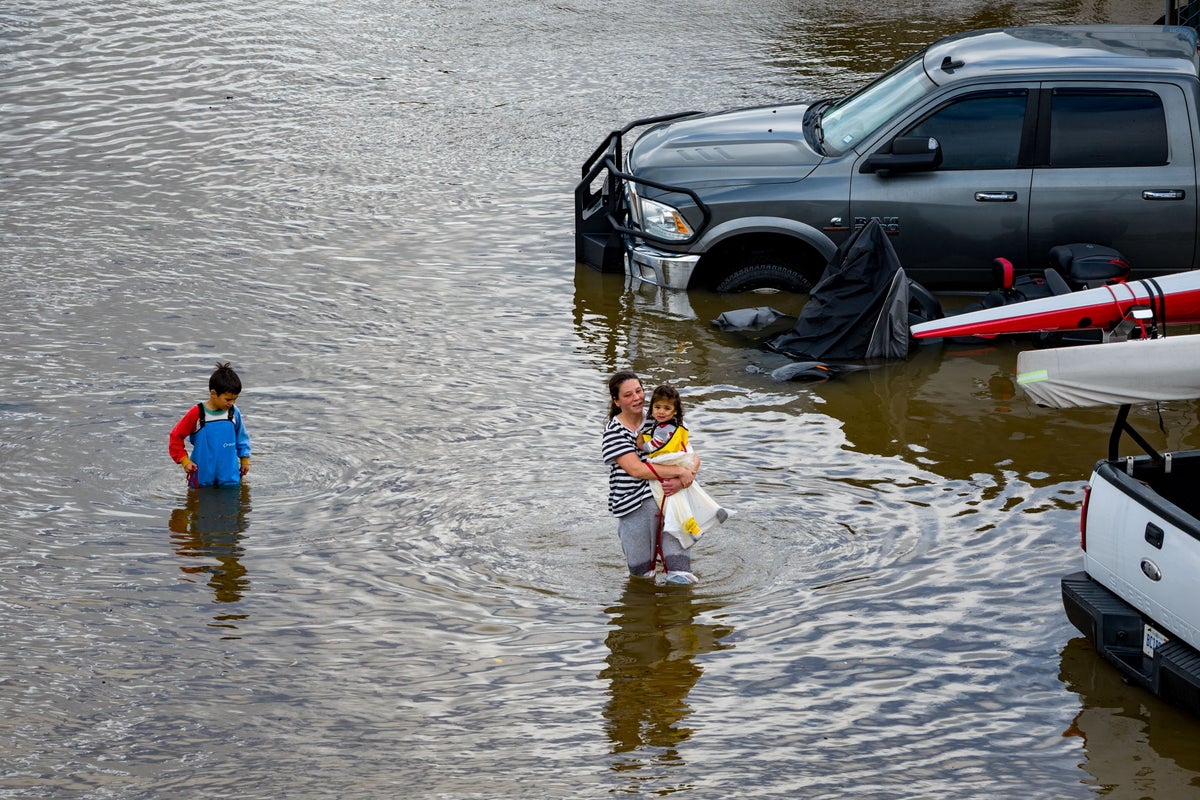 Heavy rain, high tides cause flooding along stretch of Northern California – UK Times Heavy rain, high tides cause flooding along stretch of Northern California – UK Times