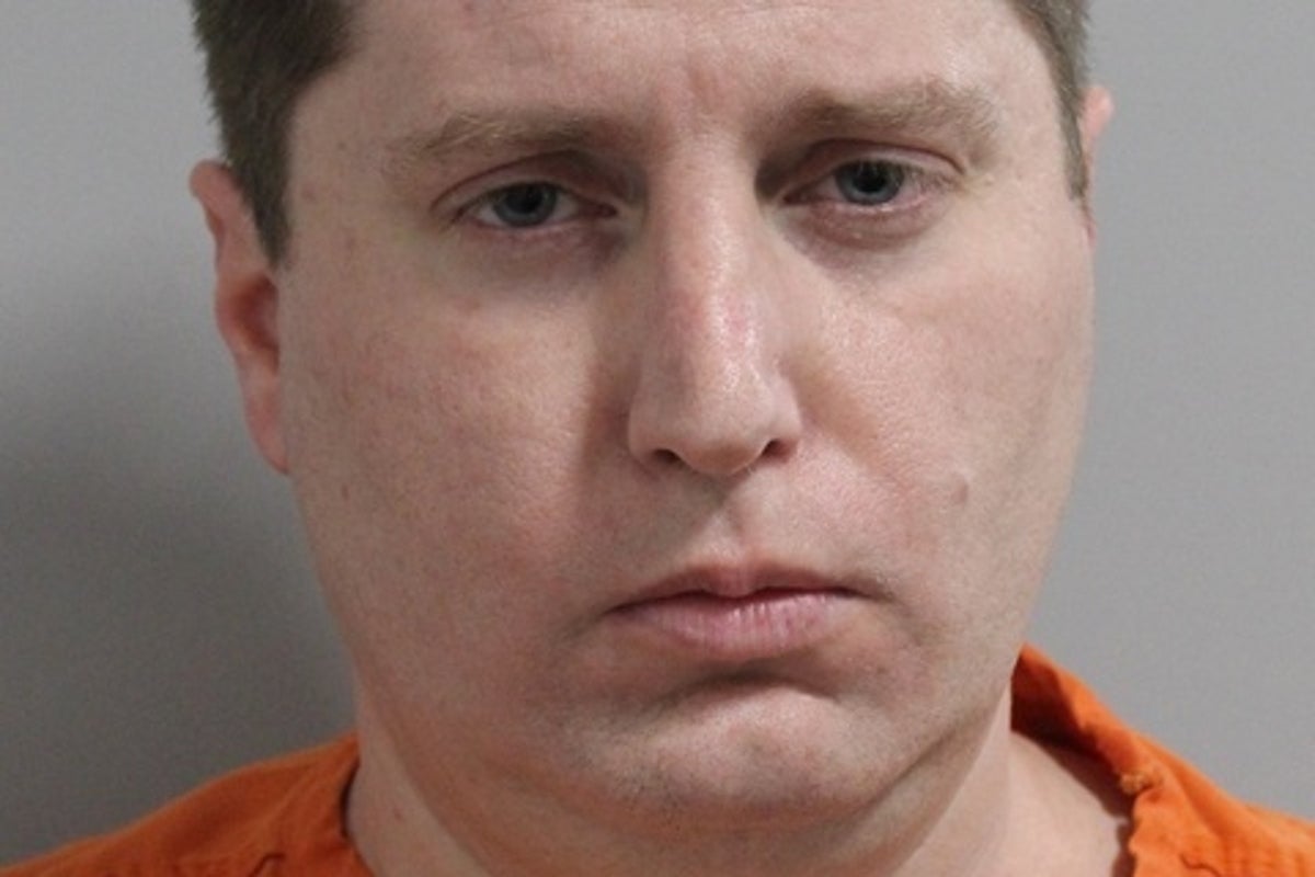 Florida man in red lace bra and G-string arrested for armed trespassing Florida man in red lace bra and G-string arrested for armed trespassing