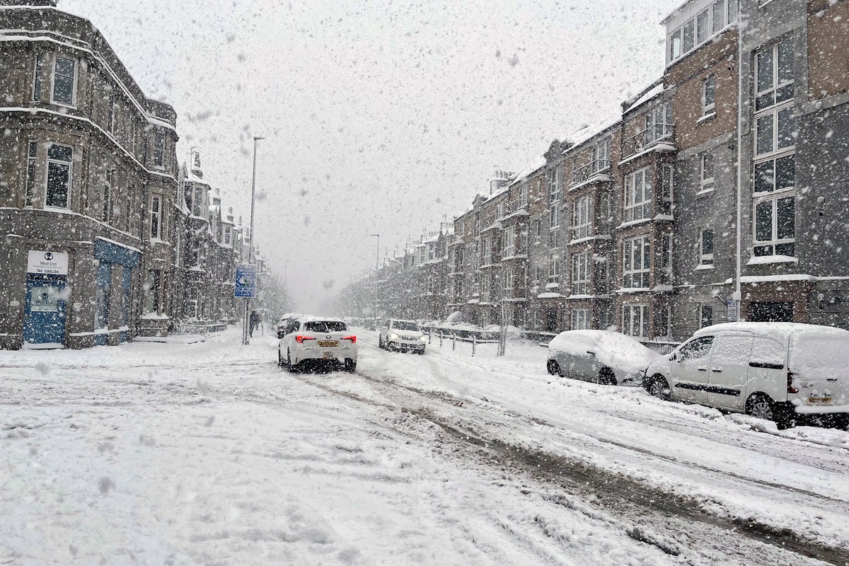 Brits warned ‘stay at home’ as UK gripped by freezing temperatures
