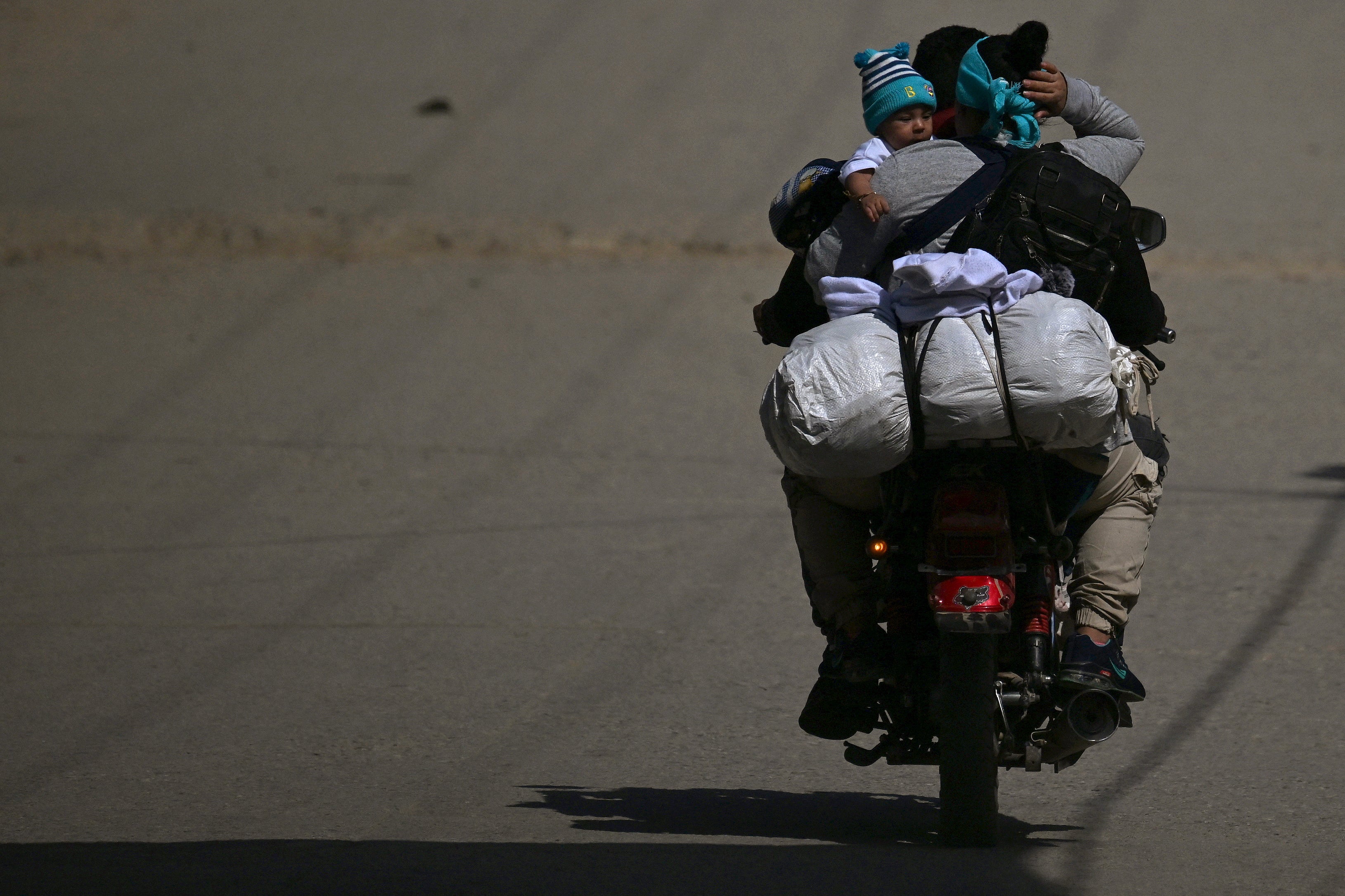 <p>The government had deployed tanks and troops to Cúcuta on Saturday, following a U.S. raid in neighboring Venezuela that resulted in the capture of President Nicolás Maduro.</p>