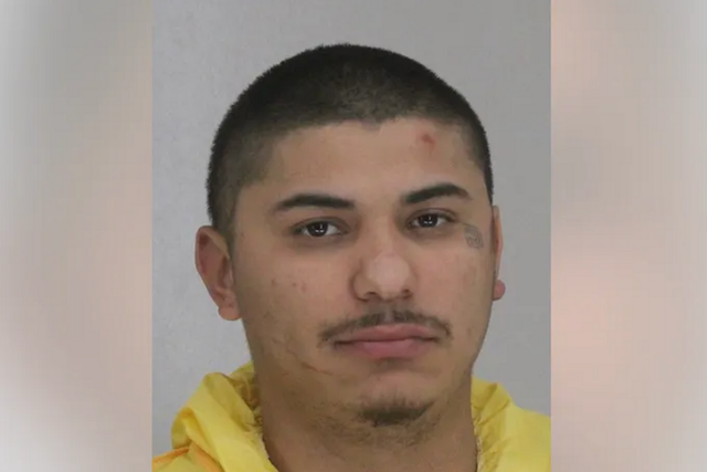 <p>Noah Trueba fue detenido por asesinato tras disparar presuntamente a una pareja que conoció a través de una aplicación móvil de citas en Dallas, Texas, EE. UU.</p>