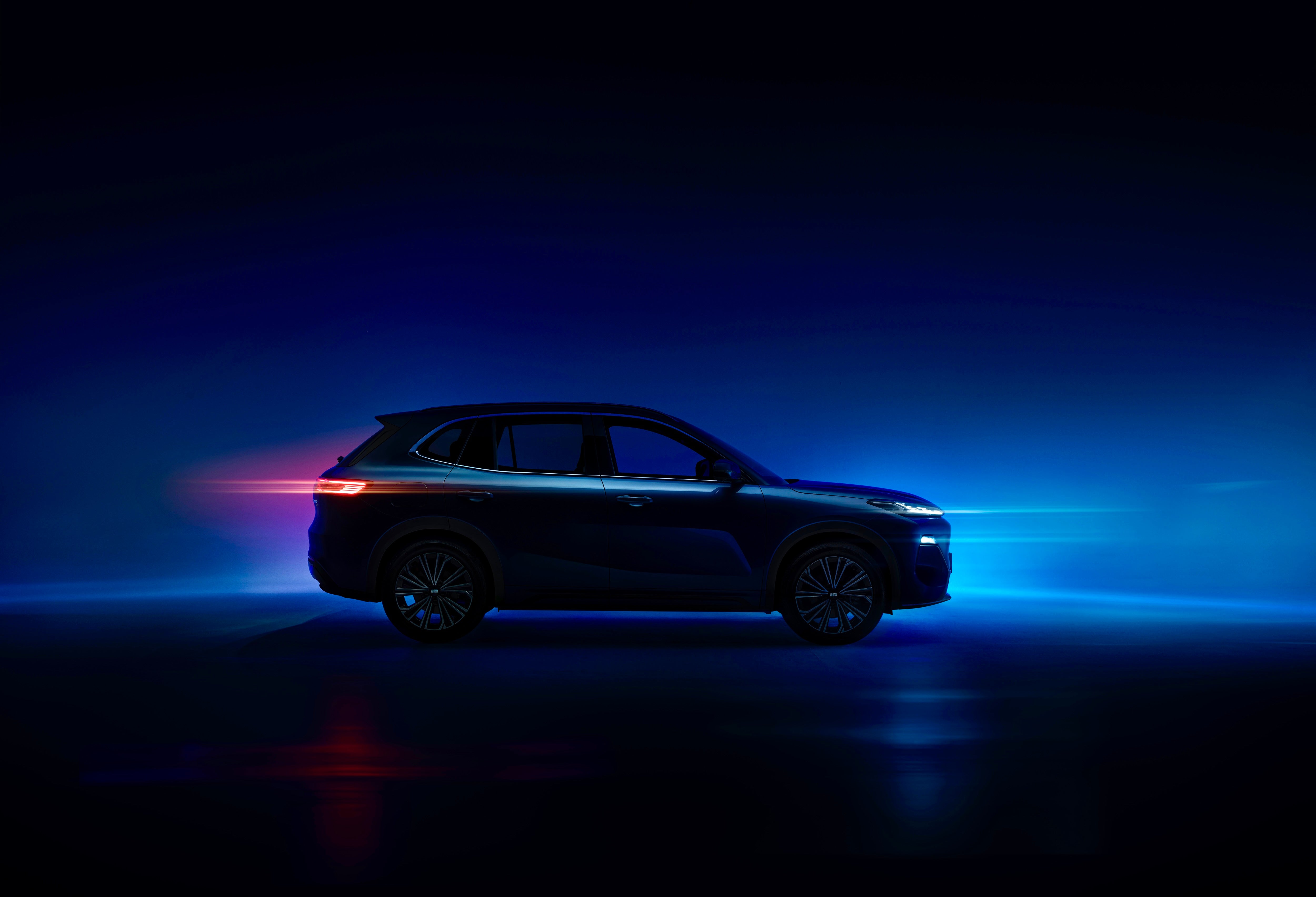 The Geely Starray EM-i plug-in hybrid SUV promises a total range of over 600 miles