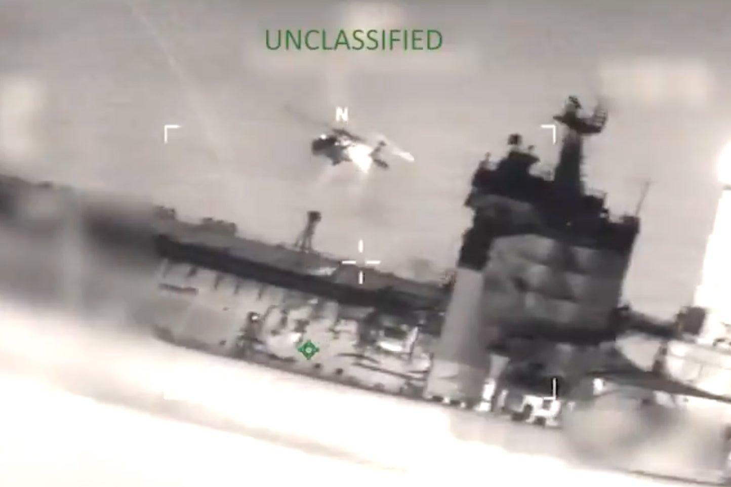 As autoridades dos EUA apreenderam um navio-tanque autorizado, o M/T Sophia, que operava em águas internacionais e conduzia atividades ilegais no Mar do Caribe.