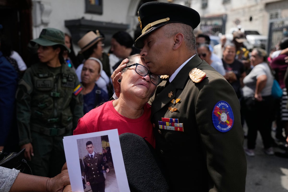 Photos show Venezuelans mourning loved ones killed during US operation to capture Nicolás Maduro – UK Times