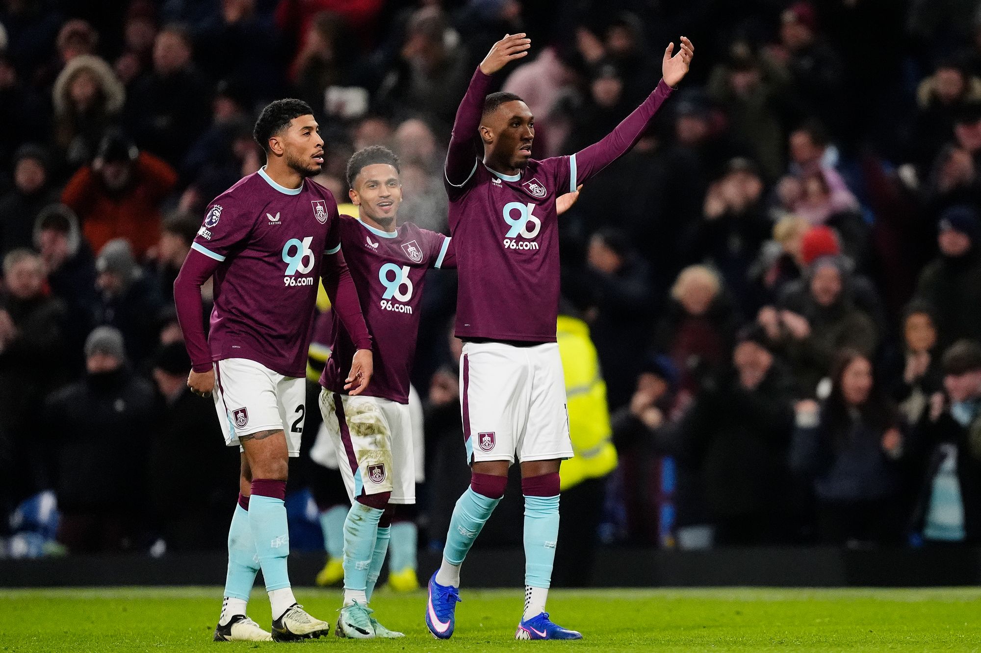 Image for Burnley vs Man Utd live: Team news and line-ups from Premier League clash