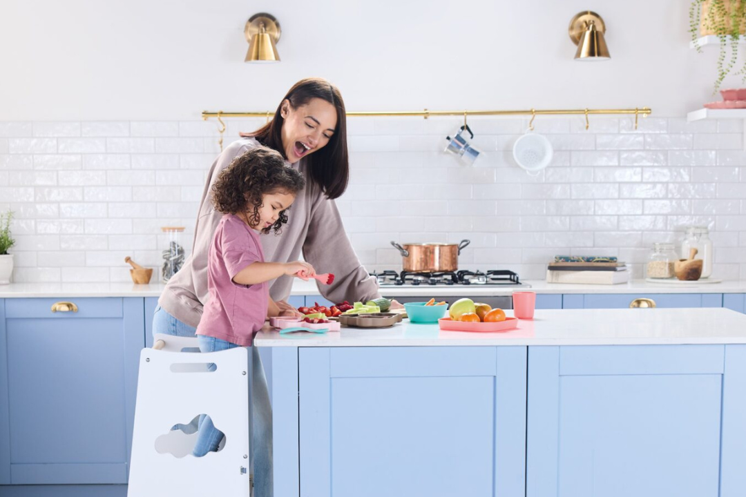 <p>The Sohl learning tower gives toddlers access to hard-to-reach surfaces</p>
