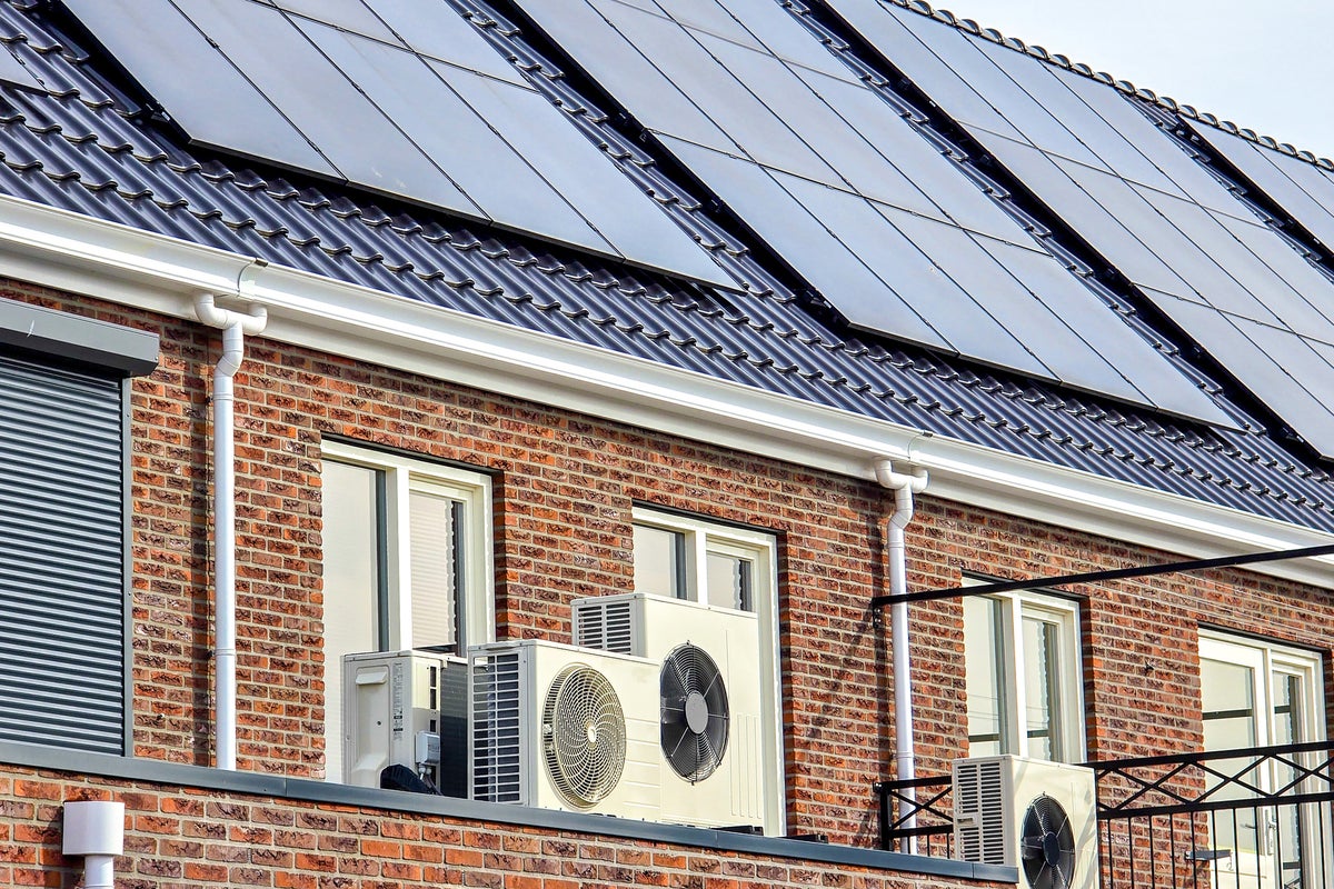Government launches £15 billion ‘warm homes plan’ for solar panels and heat pumps