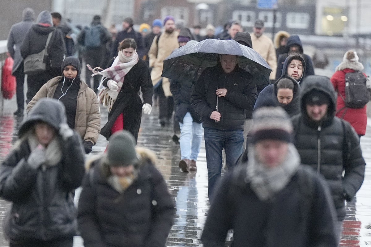 UK economy set to have returned to growth despite budget caution