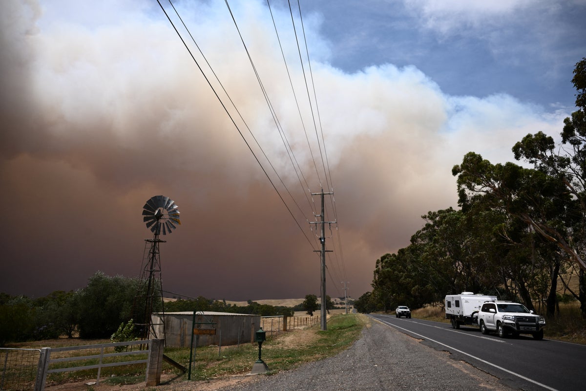 Human remains found as bushfires continue to ravage Australia Human remains found as bushfires continue to ravage Australia