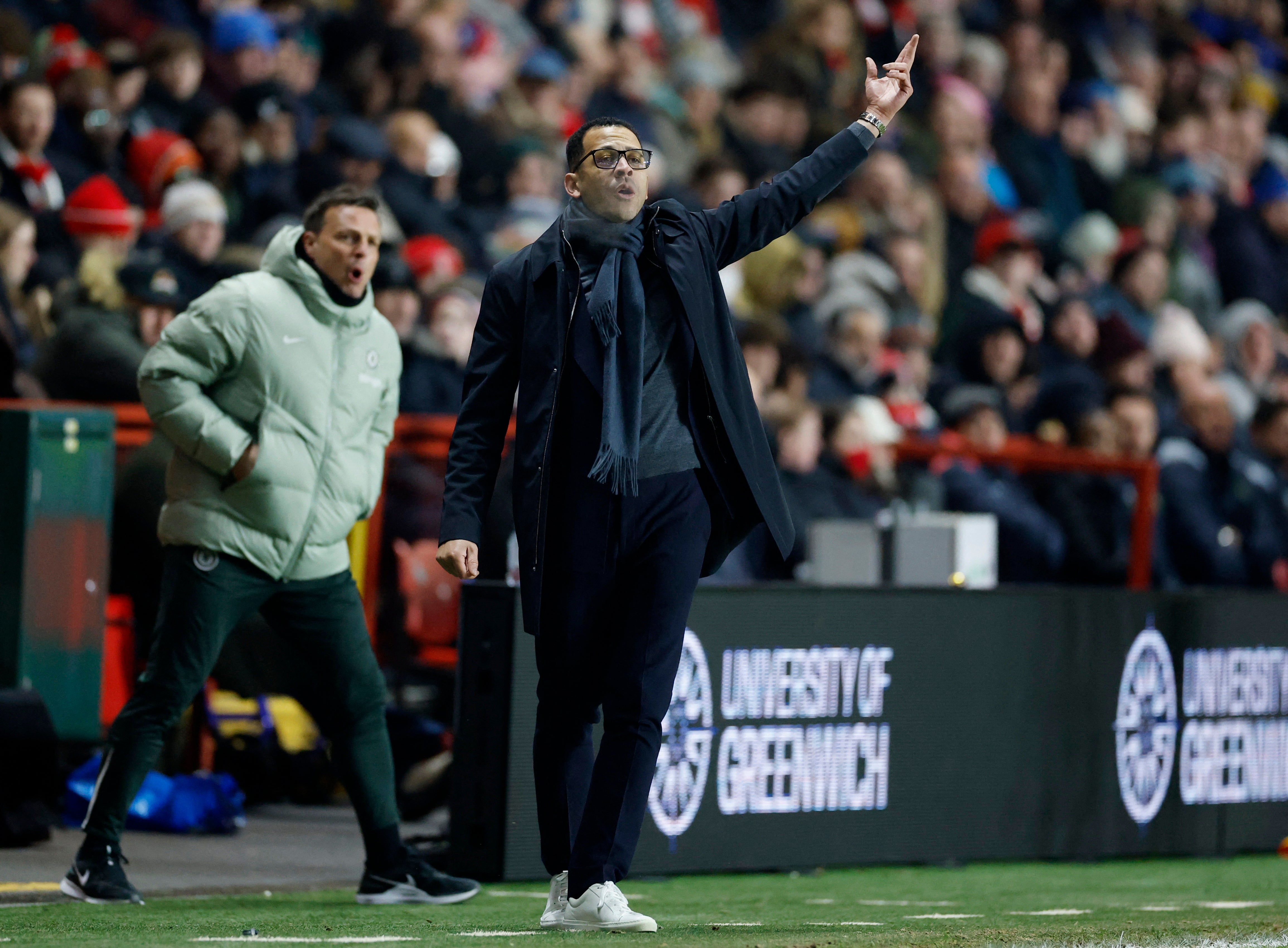 Liam Rosenior reage contra o Charlton Athletic