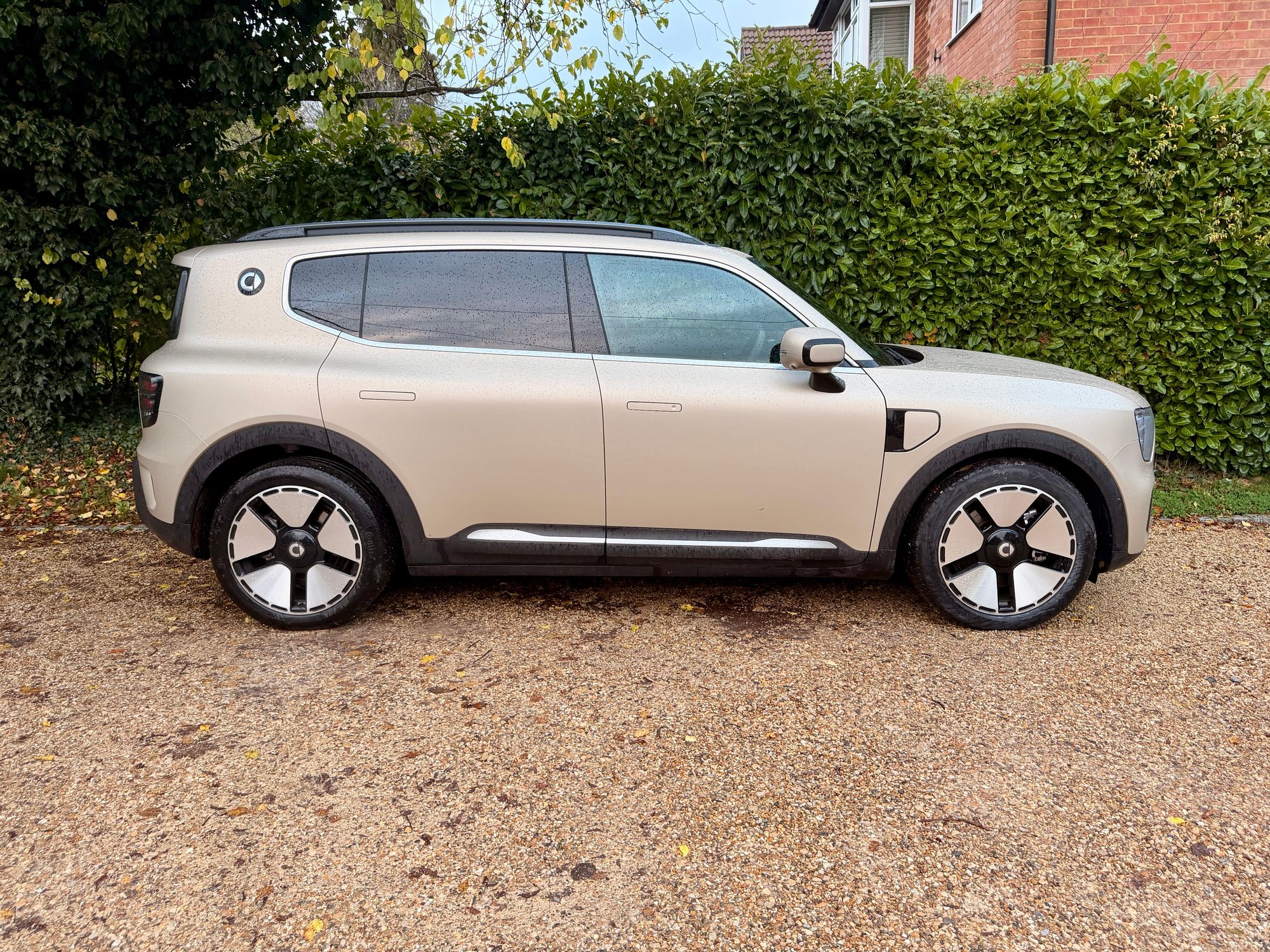 You could park the original Smart Fortwo within the #5’s 2.9m wheelbase