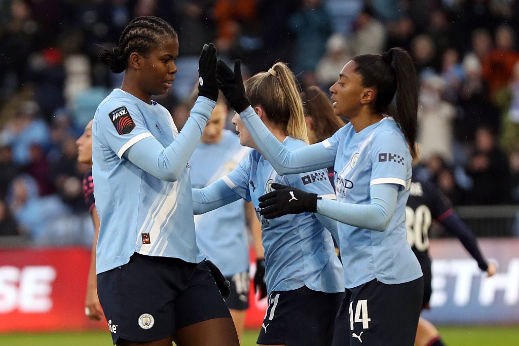 Manchester City extend lead at top of WSL with win over Everton
