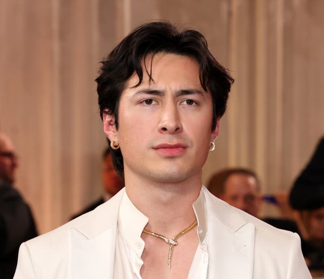 <p>Hudson Williams, star of 'Heated Rivalry' walked the red carpet at the 2026 Golden Globes</p>