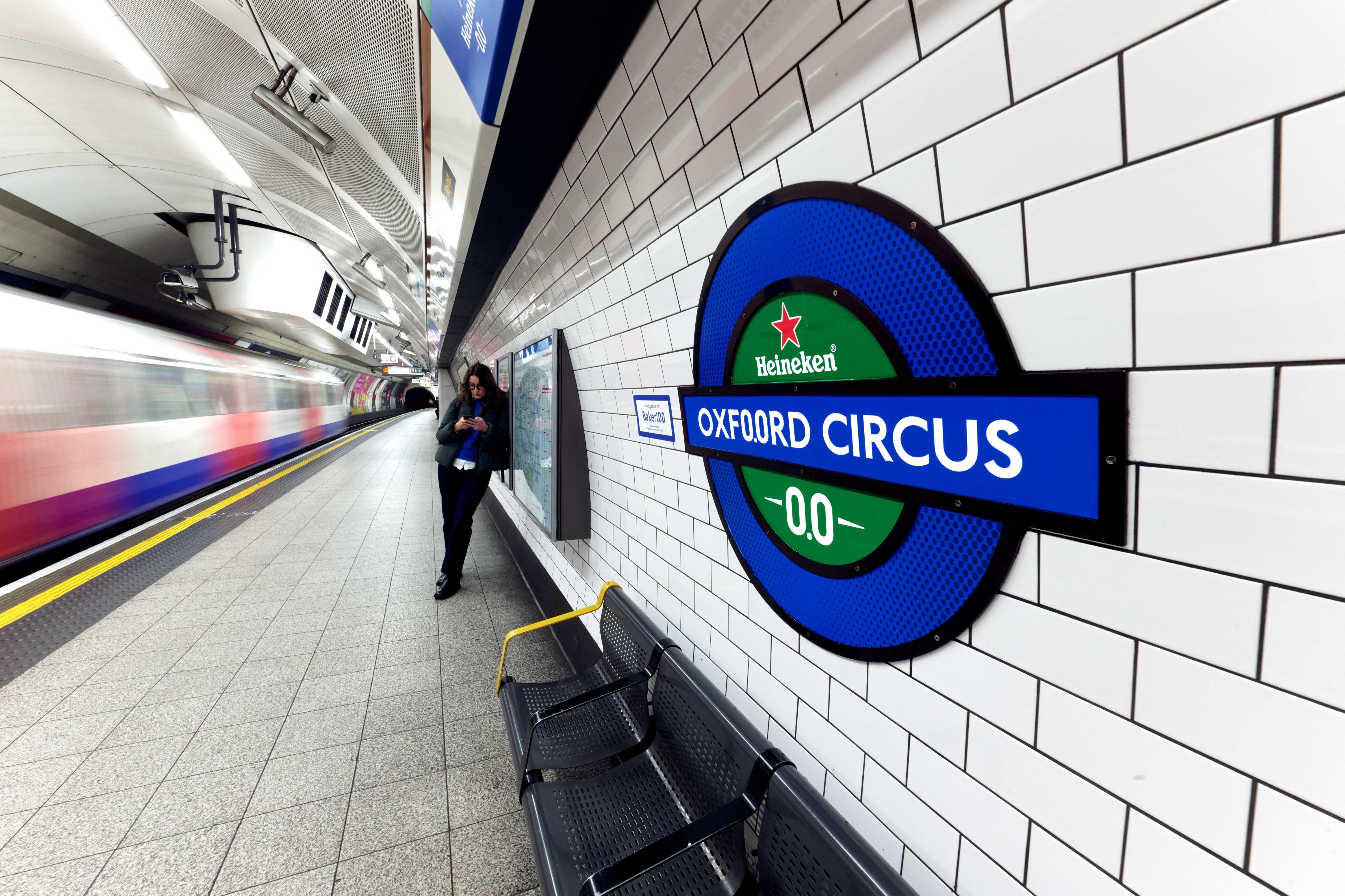 The Oxf0.0rd Circus roundel for the Heineken campaign
