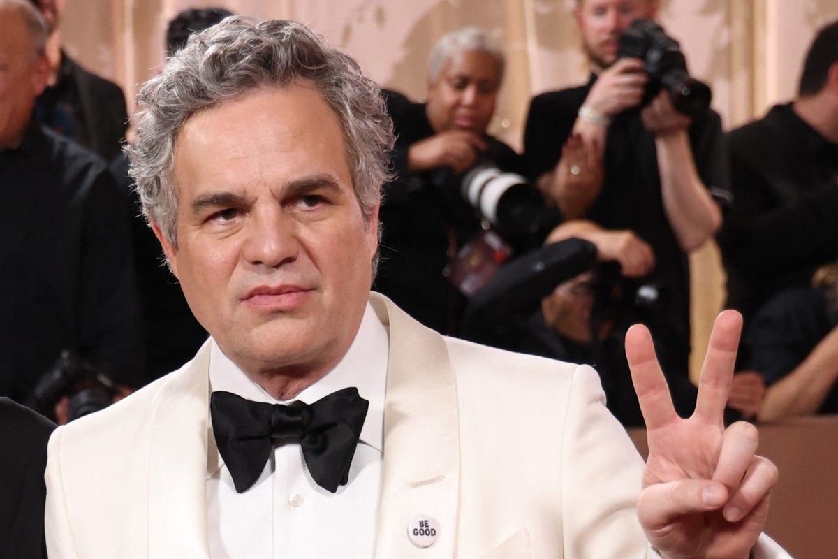Mark Ruffalo blasts Trump as ‘worst human being’ and joins Golden Globes attendees in making red carpet statement Mark Ruffalo blasts Trump as ‘worst human being’ and joins Golden Globes attendees in making red carpet statement